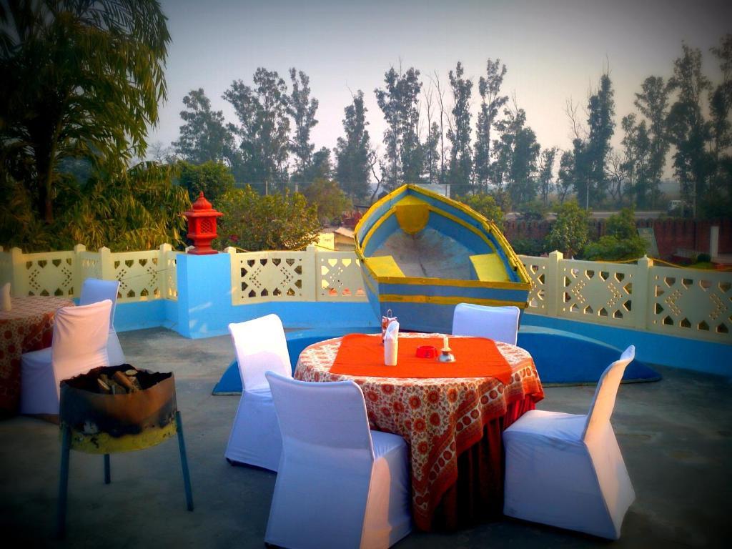 Swaraj Resorts Bharatpur Exteriör bild