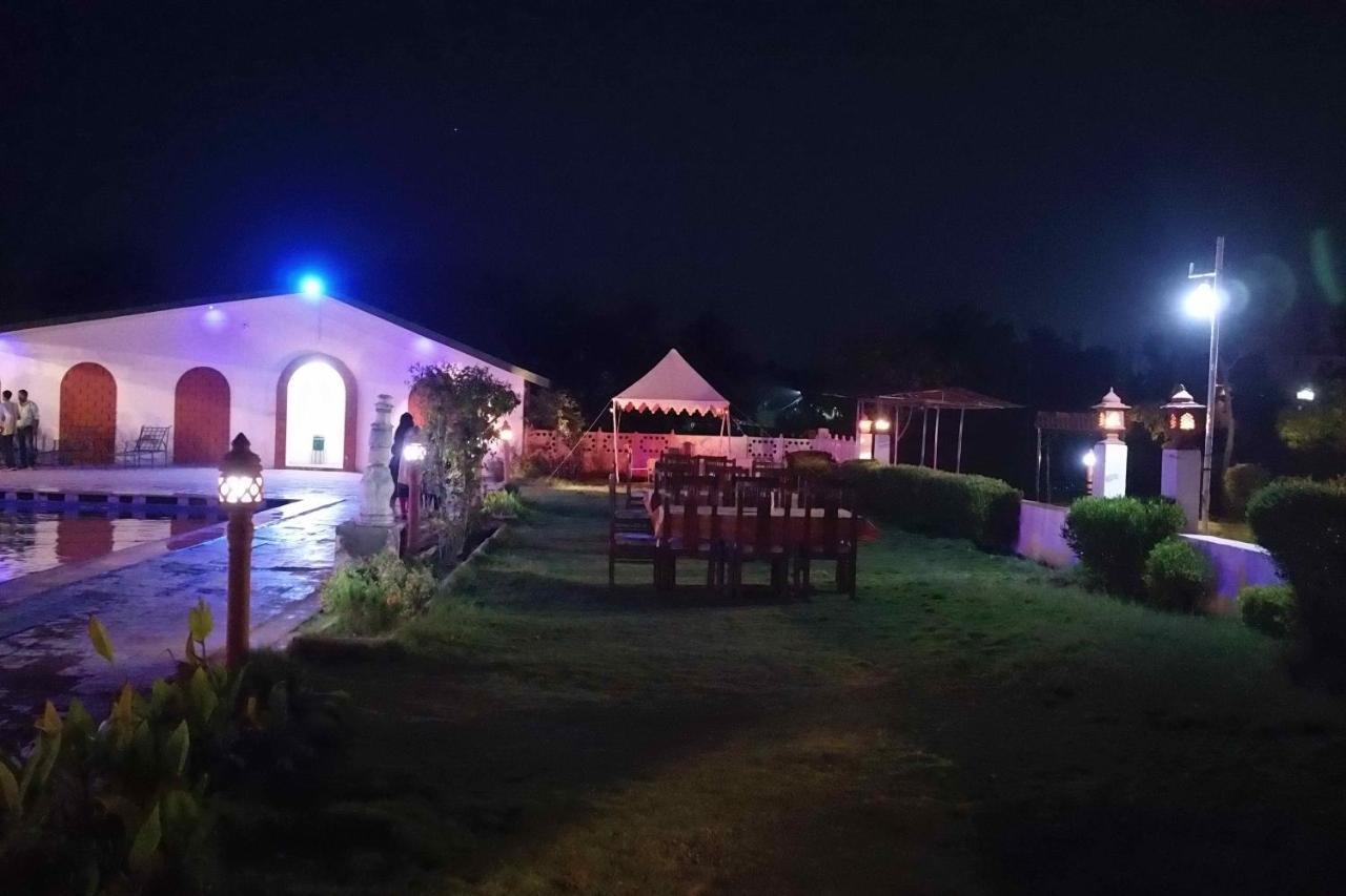 Swaraj Resorts Bharatpur Exteriör bild