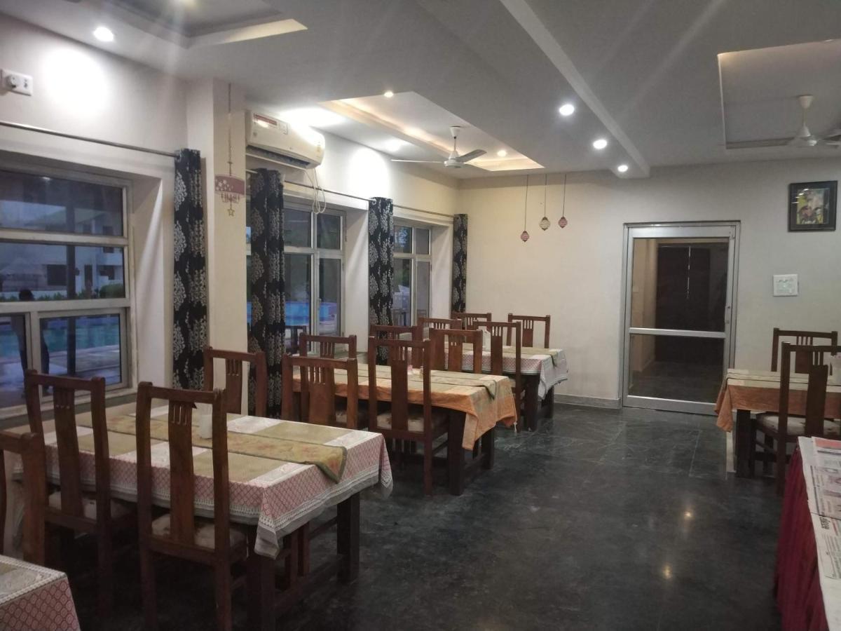 Swaraj Resorts Bharatpur Exteriör bild