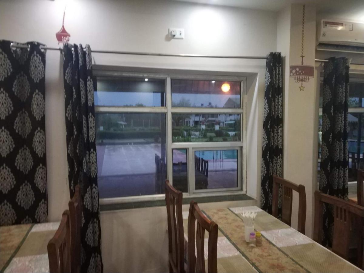 Swaraj Resorts Bharatpur Exteriör bild