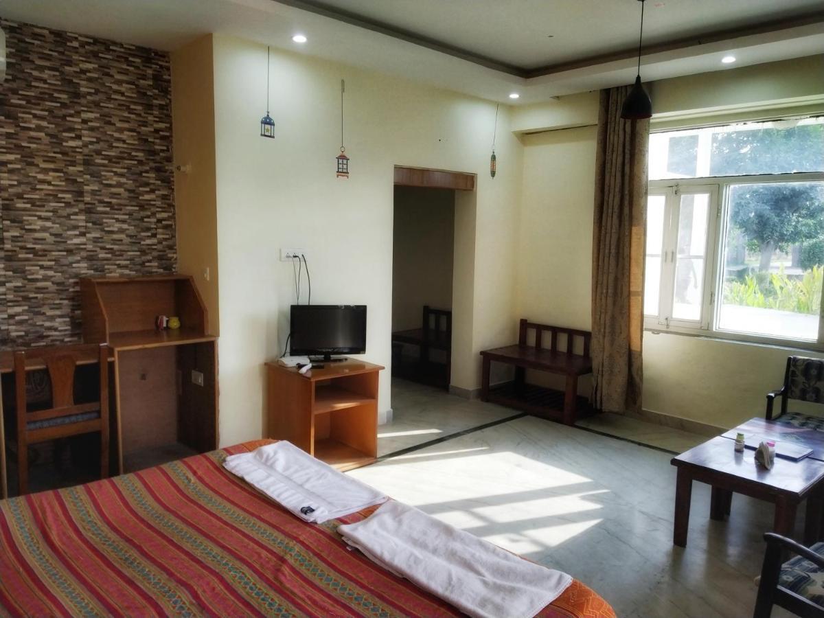 Swaraj Resorts Bharatpur Exteriör bild