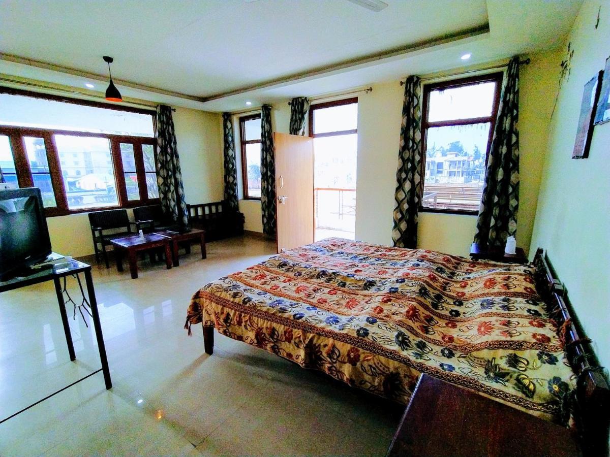 Swaraj Resorts Bharatpur Exteriör bild