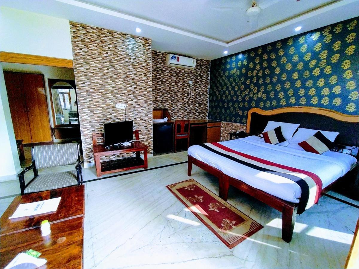 Swaraj Resorts Bharatpur Exteriör bild