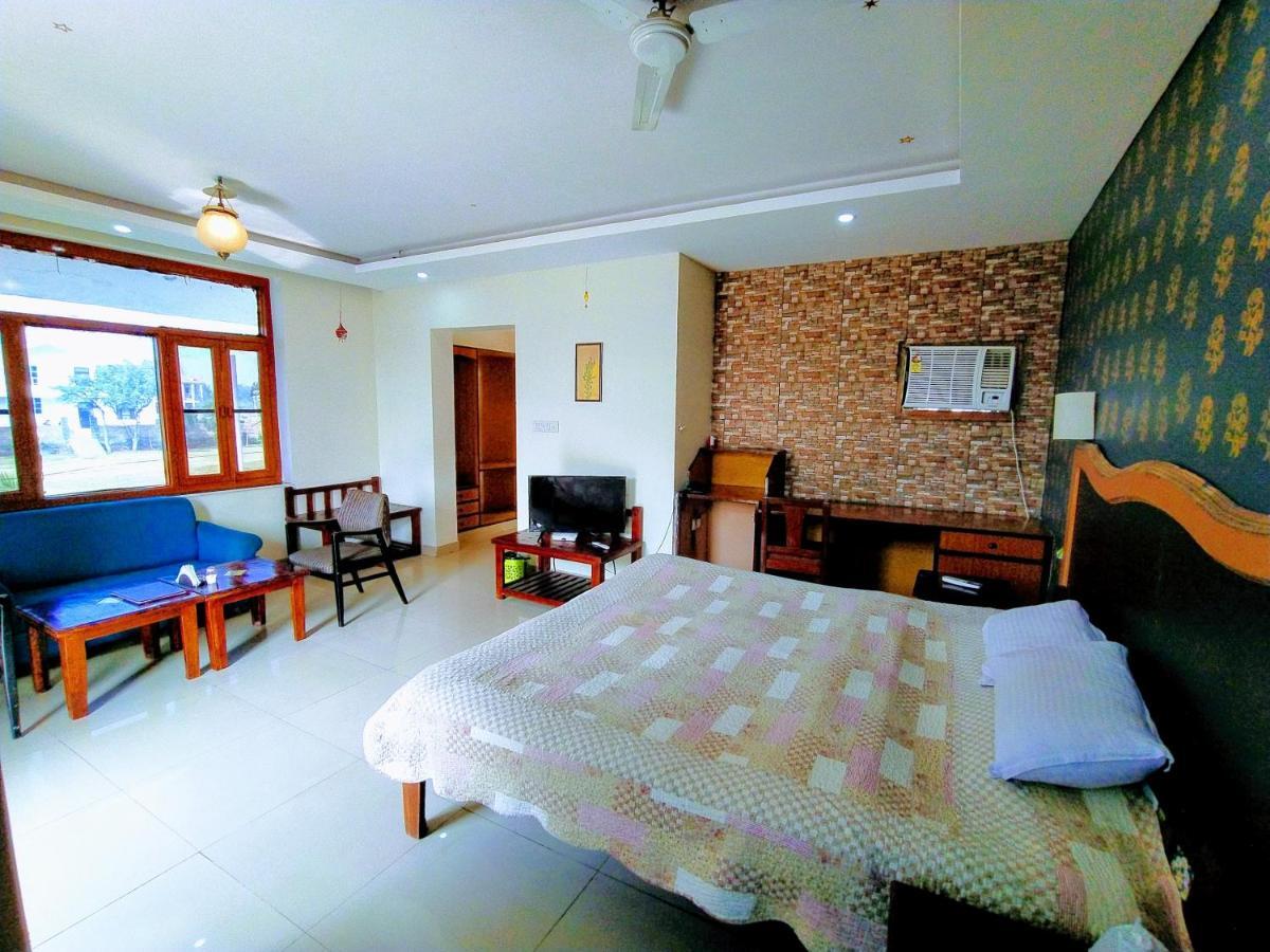 Swaraj Resorts Bharatpur Exteriör bild